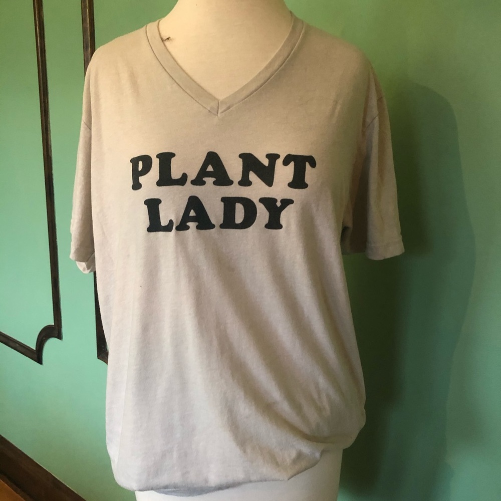 Magnolia “Plant Lady” v neck tee